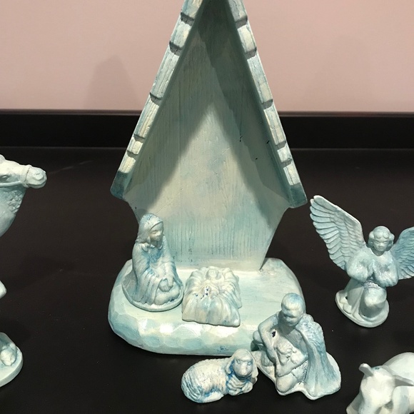 Vintage 18 piece Nativity set